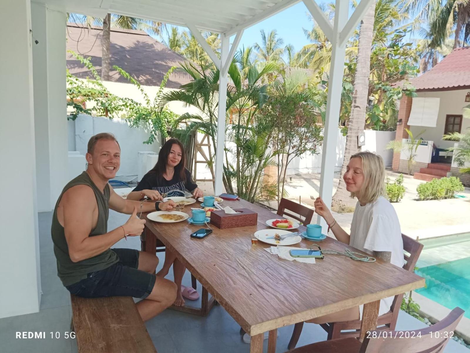 White Coconut Resort Gili Trawangan Exterior foto