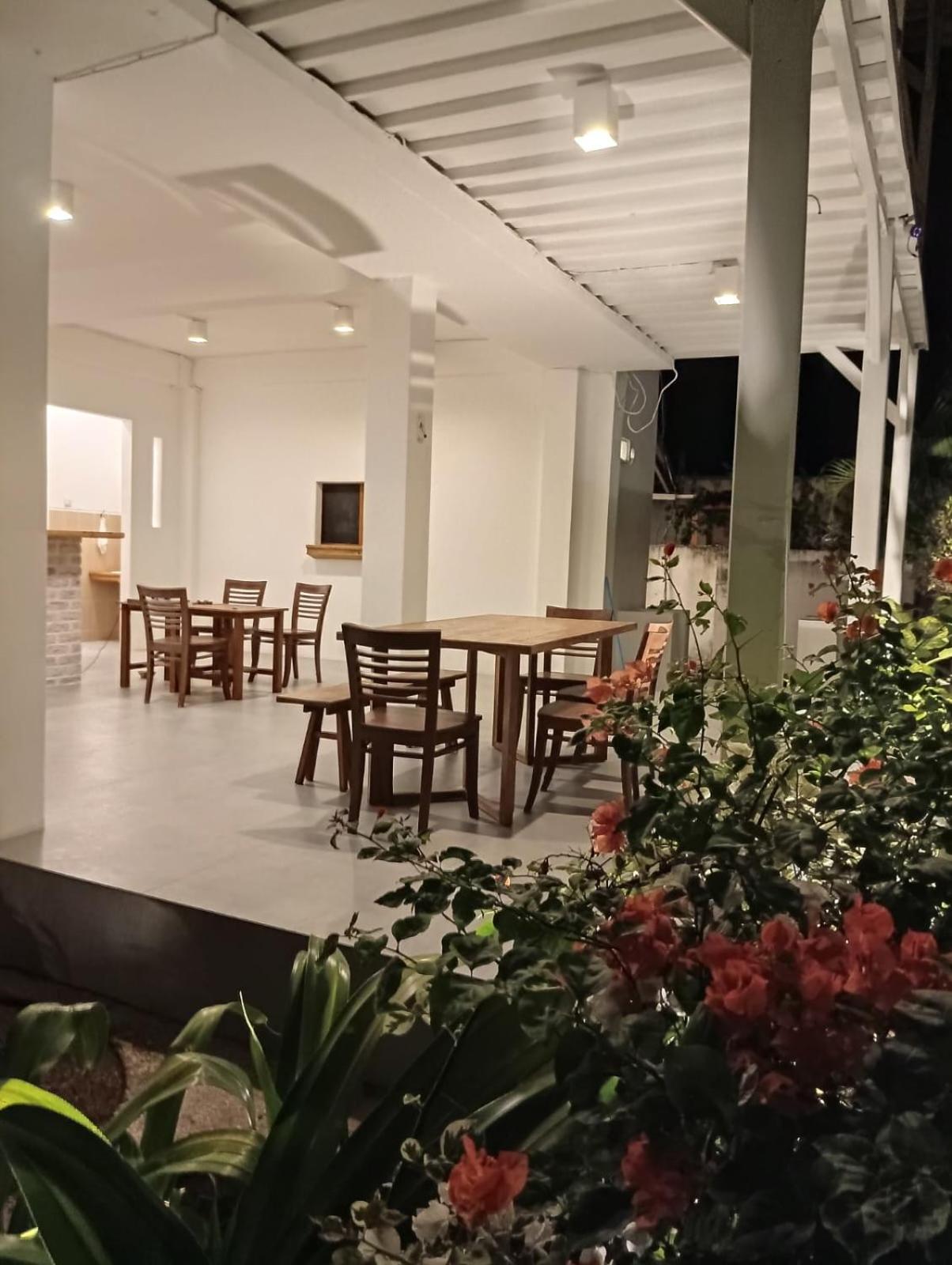 White Coconut Resort Gili Trawangan Exterior foto