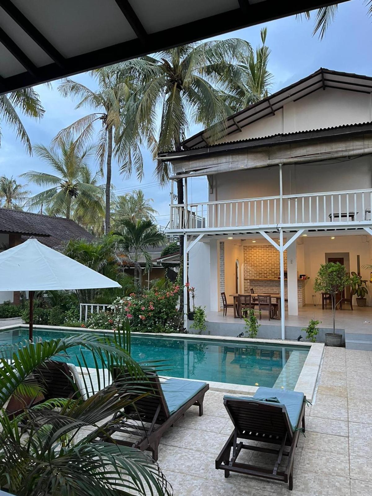 White Coconut Resort Gili Trawangan Exterior foto